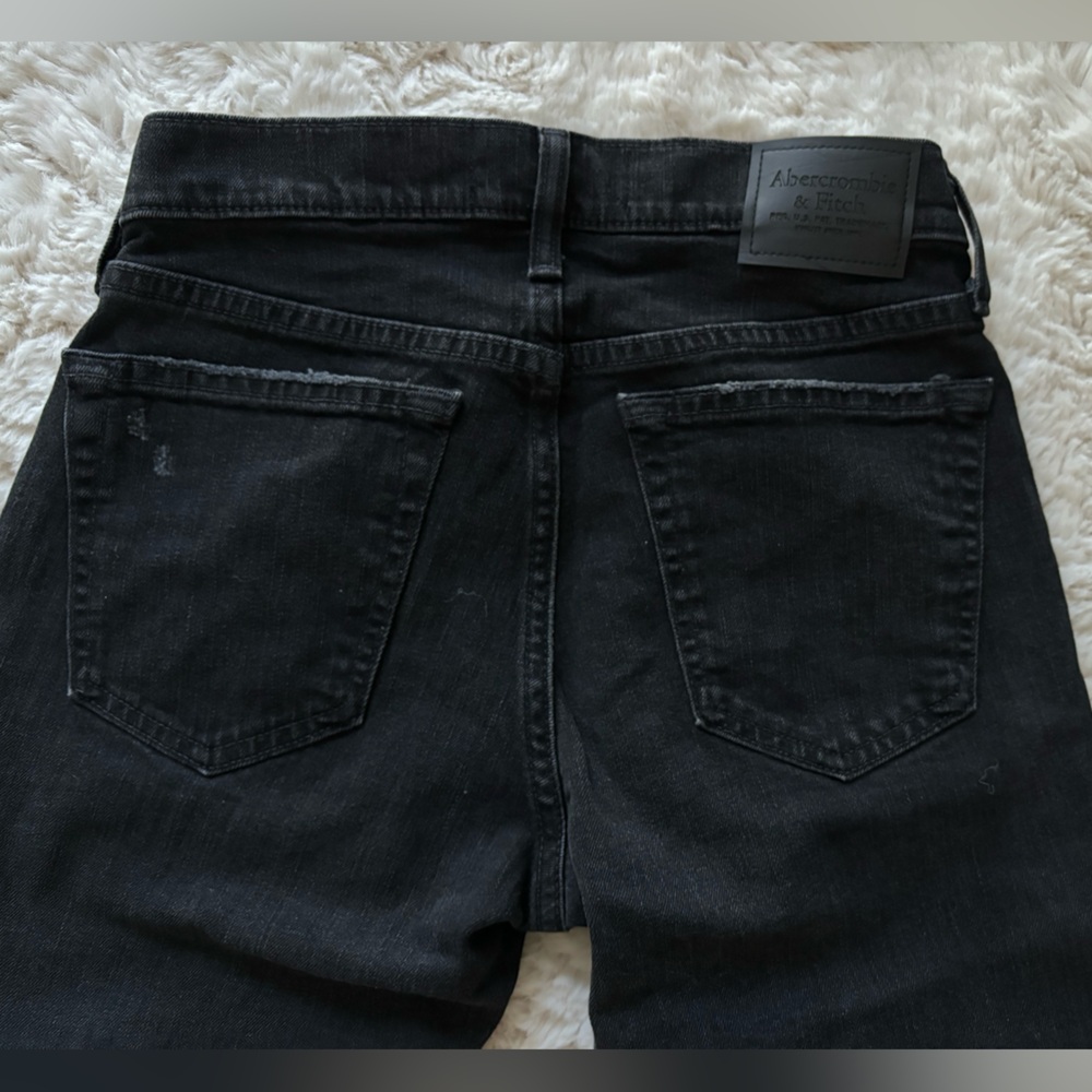 A&F Black Ripped Jeans - Picture 4 of 8